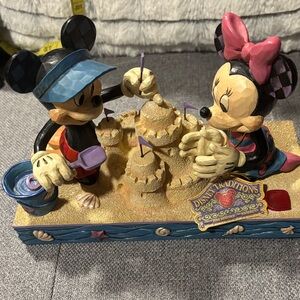 Jim Shore Disney Traditions Collection Mickey and Minnie Building  a Sandcastle